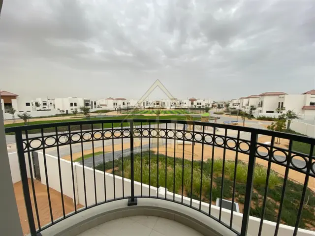 5 غرف نوم - فاي الريمان 2 - صف واحد استثنائي مع مساحة لمسبح خاص | موقع متميز أمام الملعب الرياضي للمجتمع السكني | السعر قابل للتفاوض